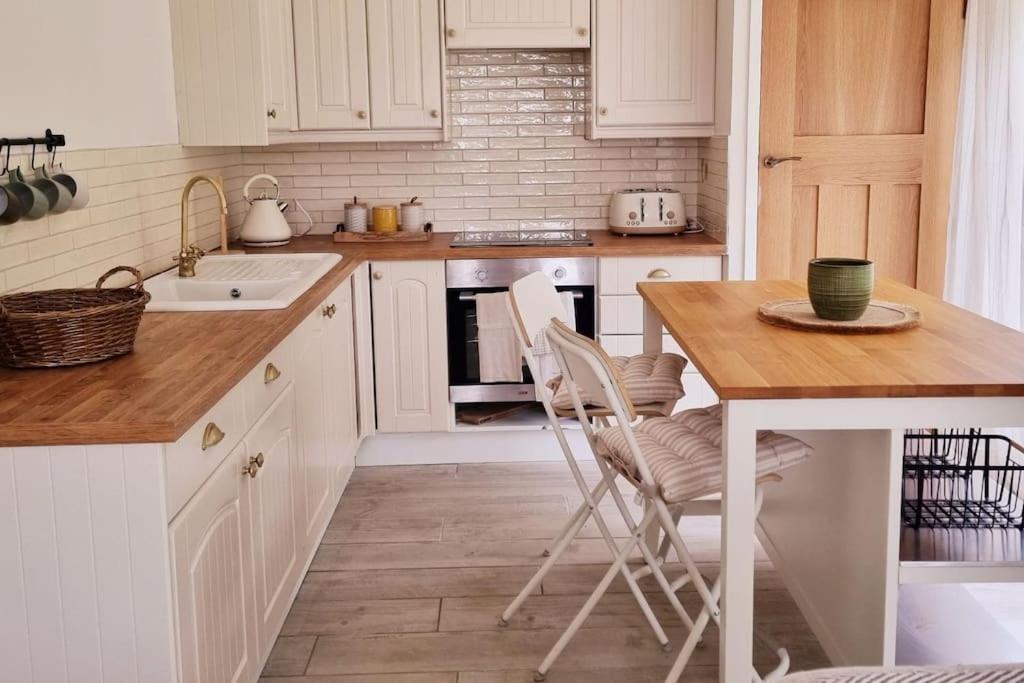 Relaxing Retreat Near Norfolk Broads Villa Норуич Екстериор снимка